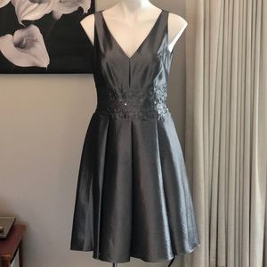 Gorgeous Jones New York holiday party dress